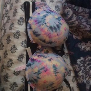 PINK wear everywhere push-up bra